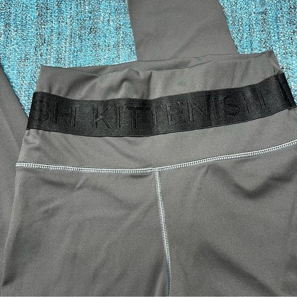 Kittenish High Rise Logo Band Leggings in Gray Black Jessie James Decker - Picture 4 of 6